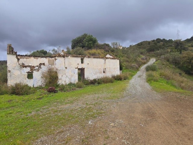  Plot in Benahavís