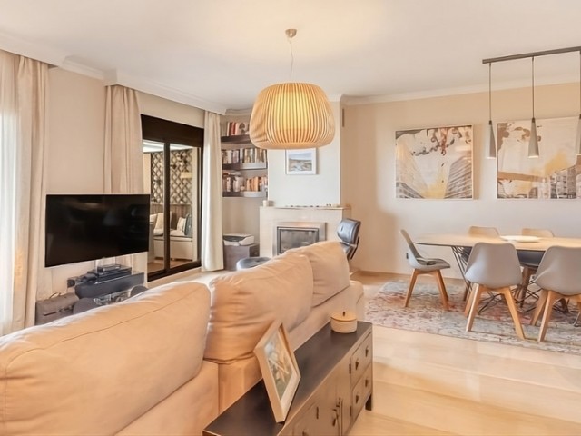Apartamento con 3 Dormitorios  en Los Pacos