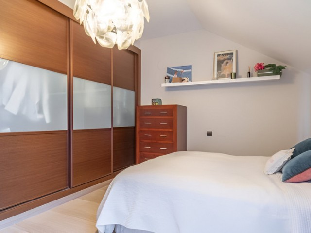 Apartamento con 3 Dormitorios  en Los Pacos