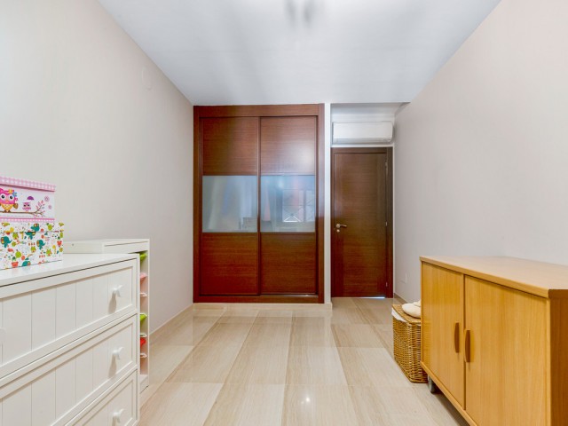 Apartamento con 3 Dormitorios  en Los Pacos