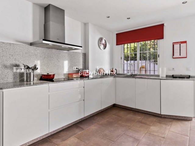 5 Bedrooms Townhouse in El Paraiso