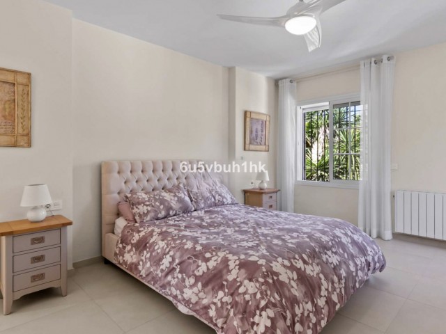 5 Bedrooms Townhouse in El Paraiso