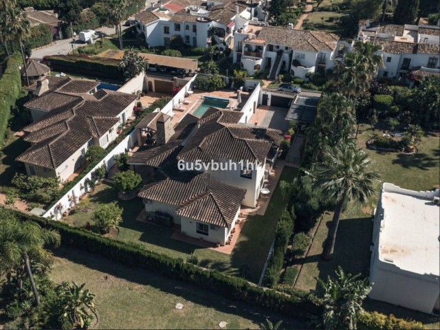 5 Bedrooms Townhouse in El Paraiso