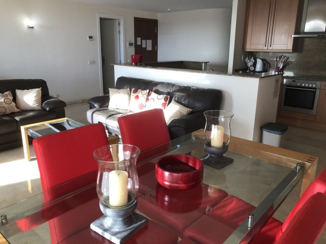 2 Bedrooms Apartment in Calahonda