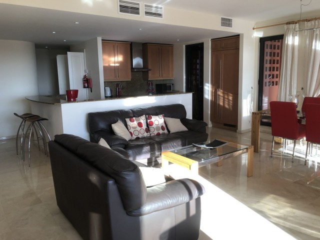 2 Bedrooms Apartment in Calahonda