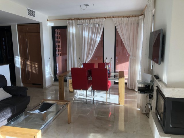 2 Bedrooms Apartment in Calahonda