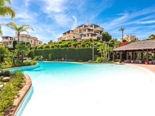 3 Bedrooms Apartment in Benahavís