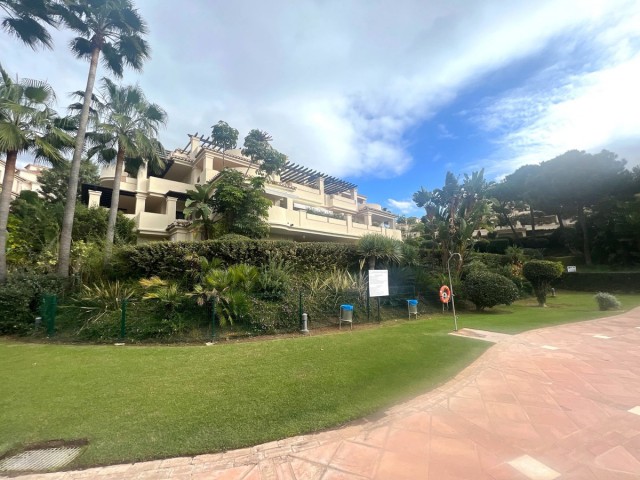 3 Bedrooms Apartment in Benahavís