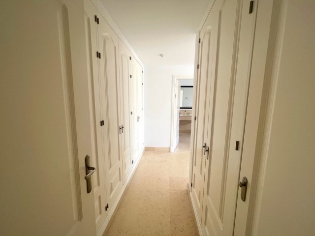 3 Bedrooms Apartment in Benahavís