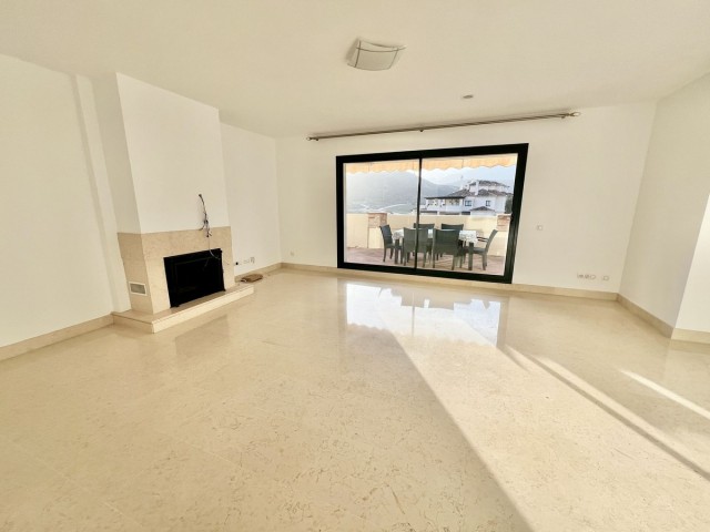 3 Bedrooms Apartment in Benahavís
