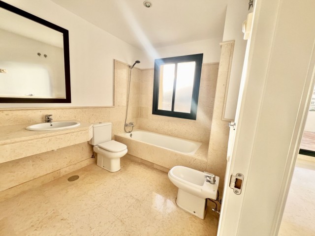 3 Bedrooms Apartment in Benahavís