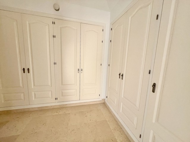 3 Bedrooms Apartment in Benahavís