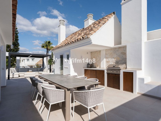 5 Slaapkamer Appartement in Nueva Andalucía