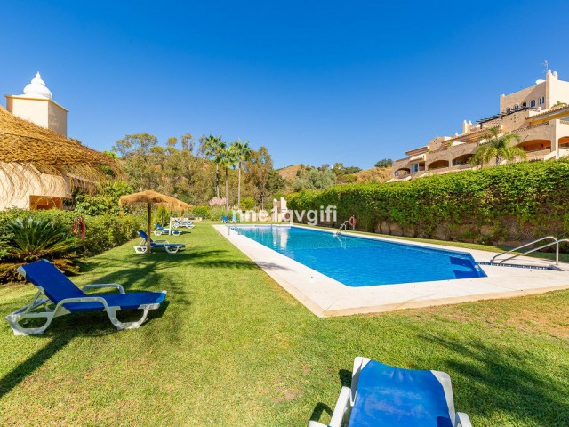 3 Bedrooms Apartment in Elviria