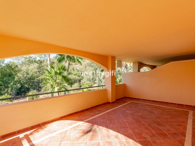 3 Bedrooms Apartment in Elviria