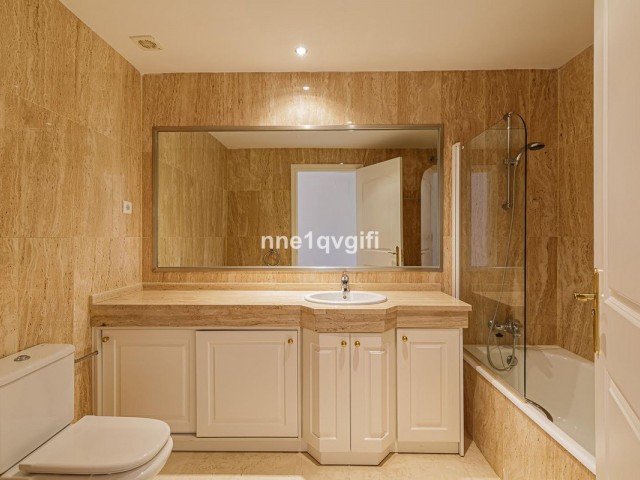 Appartement avec 3 Chambres  à Elviria