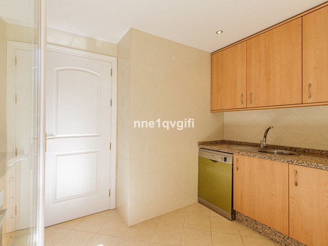 3 Bedrooms Apartment in Elviria