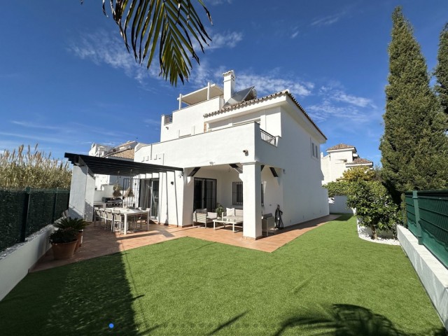 4 Soveroms Villa i Nueva Andalucía