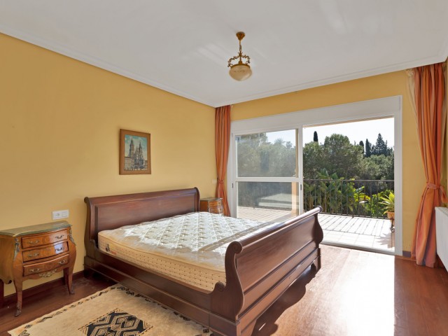 Villa con 4 Dormitorios  en Hacienda Las Chapas