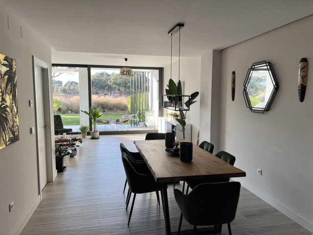 3 Makuuhuoneen Rivitalo San Roque Club