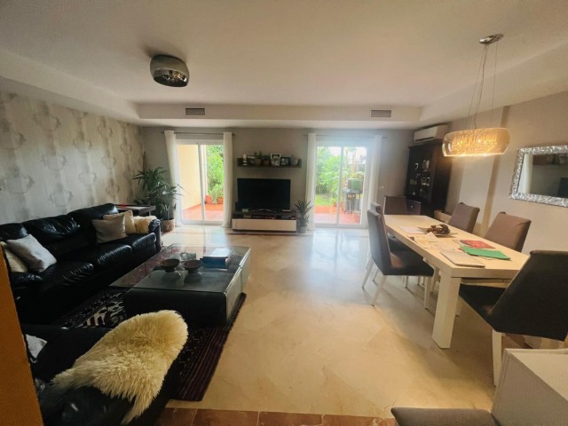 Maison mitoyenne avec 3 Chambres  à Sotogrande