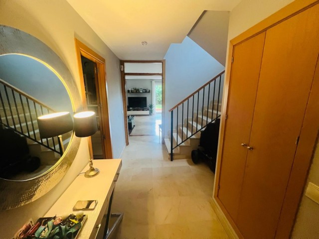 Maison mitoyenne avec 3 Chambres  à Sotogrande