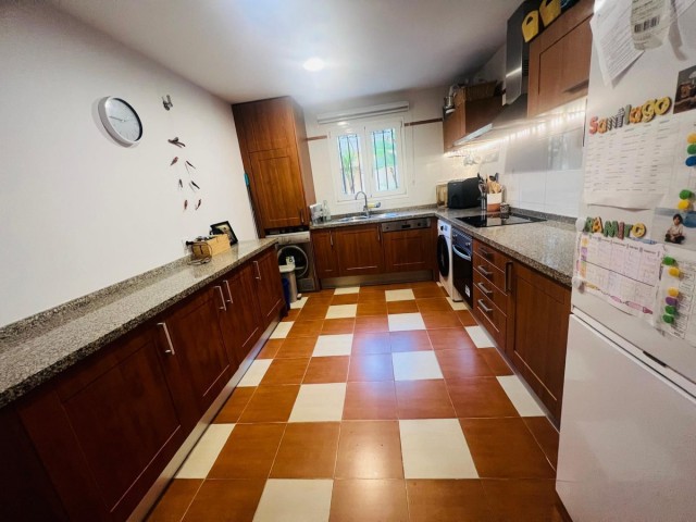 Maison mitoyenne avec 3 Chambres  à Sotogrande