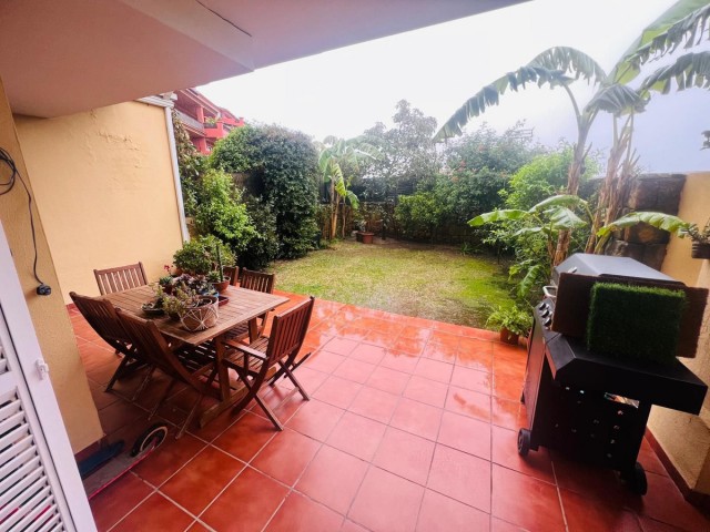 Maison mitoyenne avec 3 Chambres  à Sotogrande