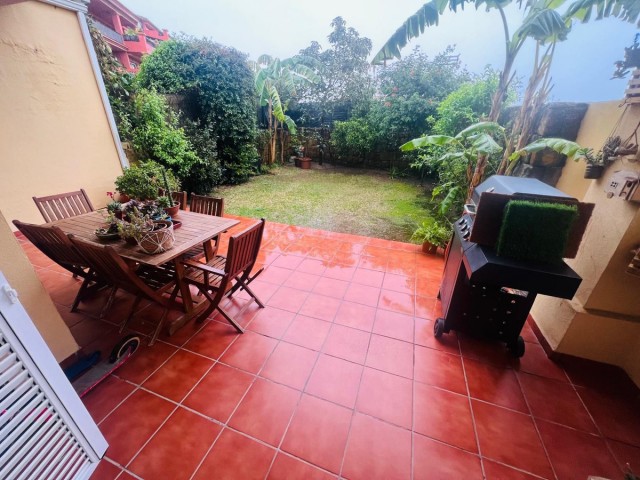 Maison mitoyenne avec 3 Chambres  à Sotogrande