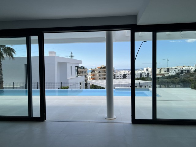 Villa con 4 Dormitorios  en Fuengirola