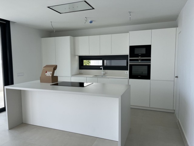 Villa con 4 Dormitorios  en Fuengirola