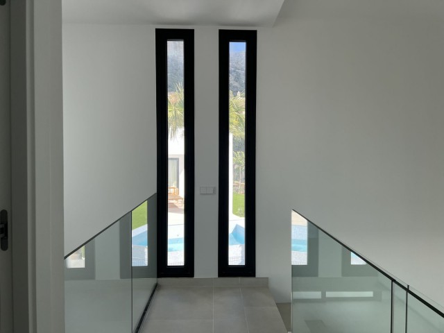 4 Bedrooms Villa in Fuengirola