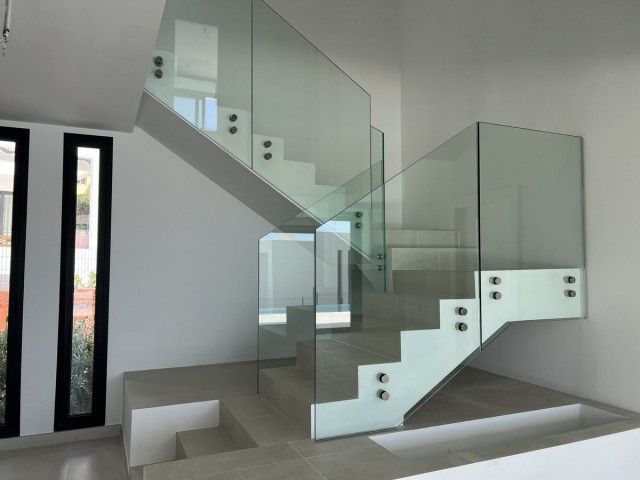 4 Bedrooms Villa in Fuengirola
