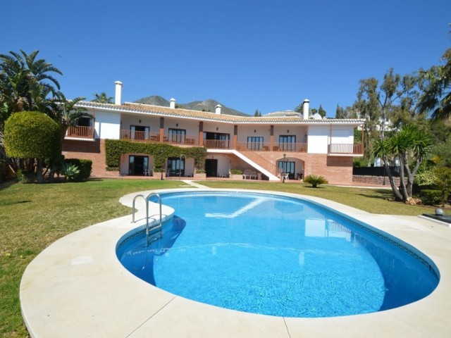7 Bedrooms Villa in Benalmadena
