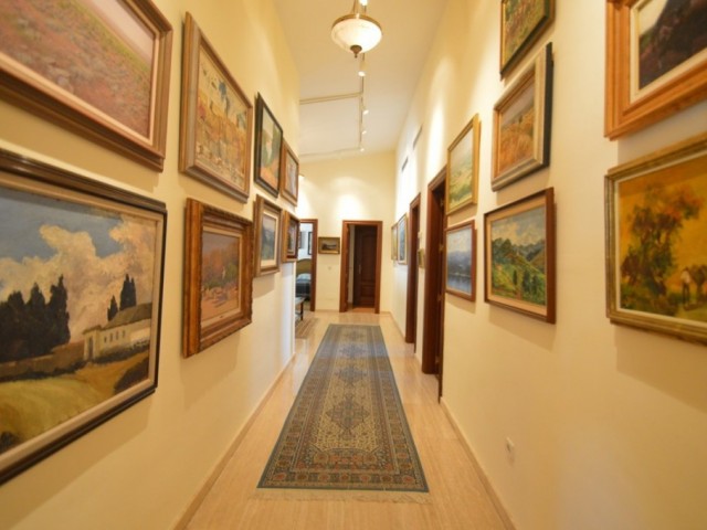 7 Bedrooms Villa in Benalmadena