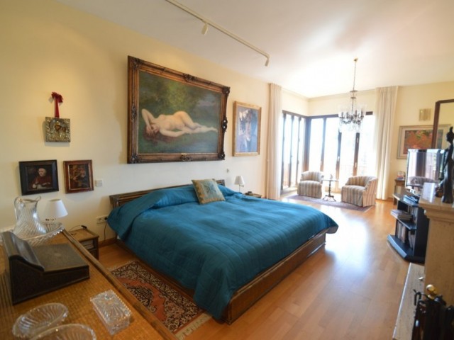 7 Bedrooms Villa in Benalmadena