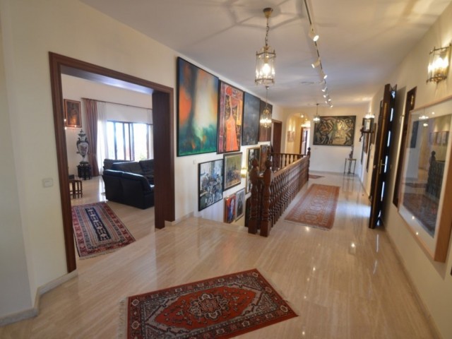 7 Soveroms Villa i Benalmadena