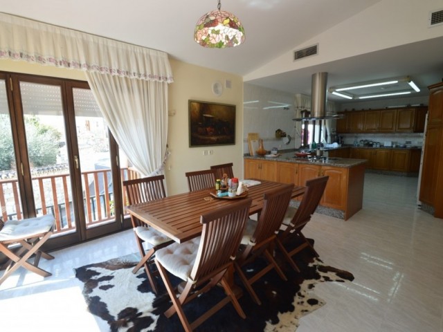 7 Soveroms Villa i Benalmadena