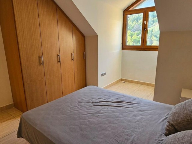 Ático con 3 Dormitorios  en Benalmadena Pueblo