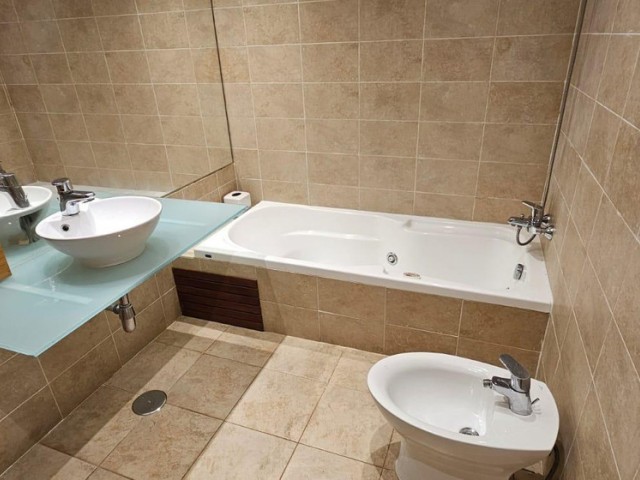 Ático con 3 Dormitorios  en Benalmadena Pueblo