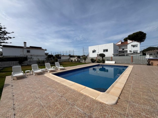 7 Sovrums Villa i Cabopino