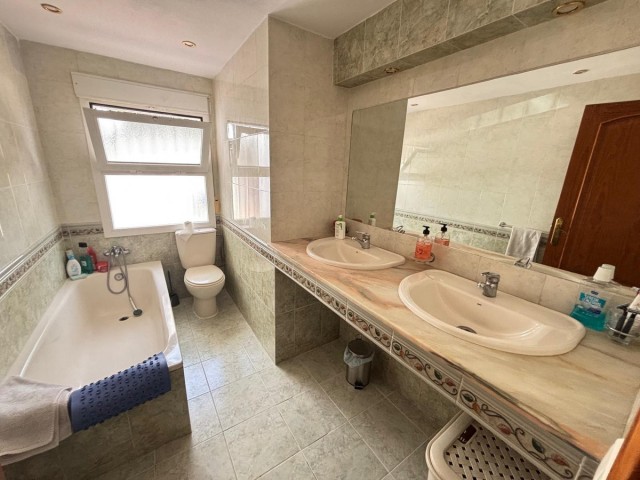 7 Sovrums Villa i Cabopino