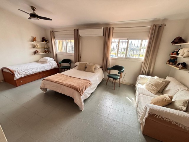7 Sovrums Villa i Cabopino