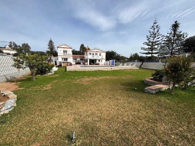 7 Sovrums Villa i Cabopino