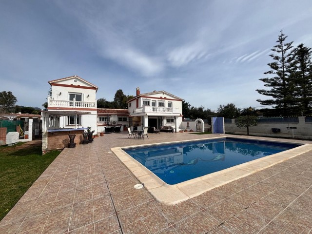 7 Sovrums Villa i Cabopino