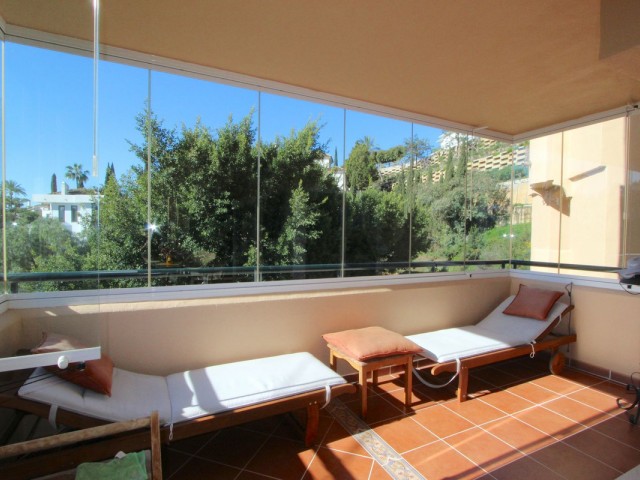 Apartamento con 3 Dormitorios  en Elviria
