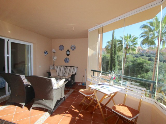 Apartamento con 3 Dormitorios  en Elviria