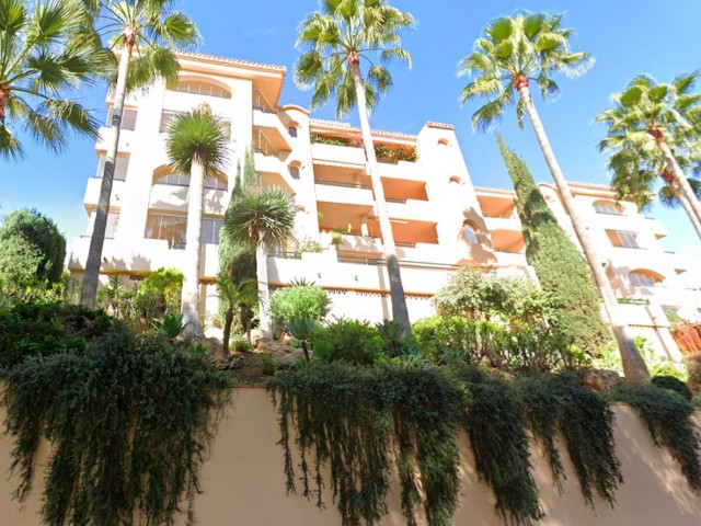 Apartamento con 3 Dormitorios  en Elviria