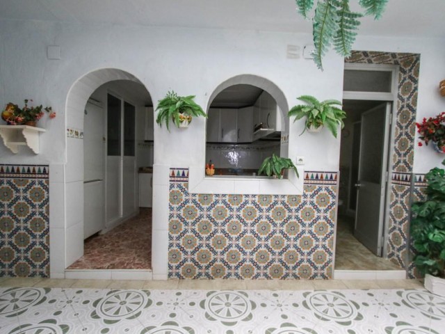 4 Bedrooms Townhouse in Guaro