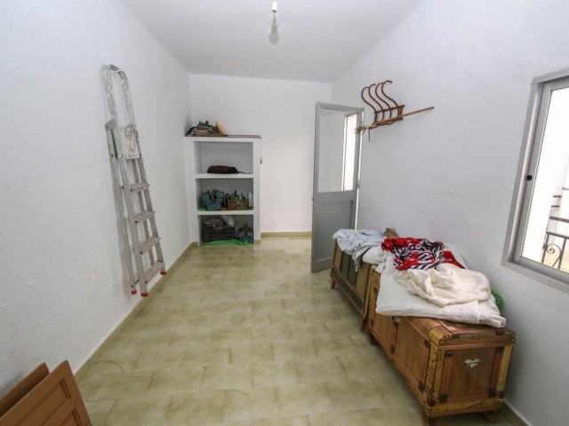 4 Slaapkamer Rijtjeshuis in Guaro